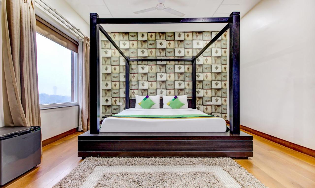 Отель Treebo M2M Residency Sector 46 Гургаон Экстерьер фото