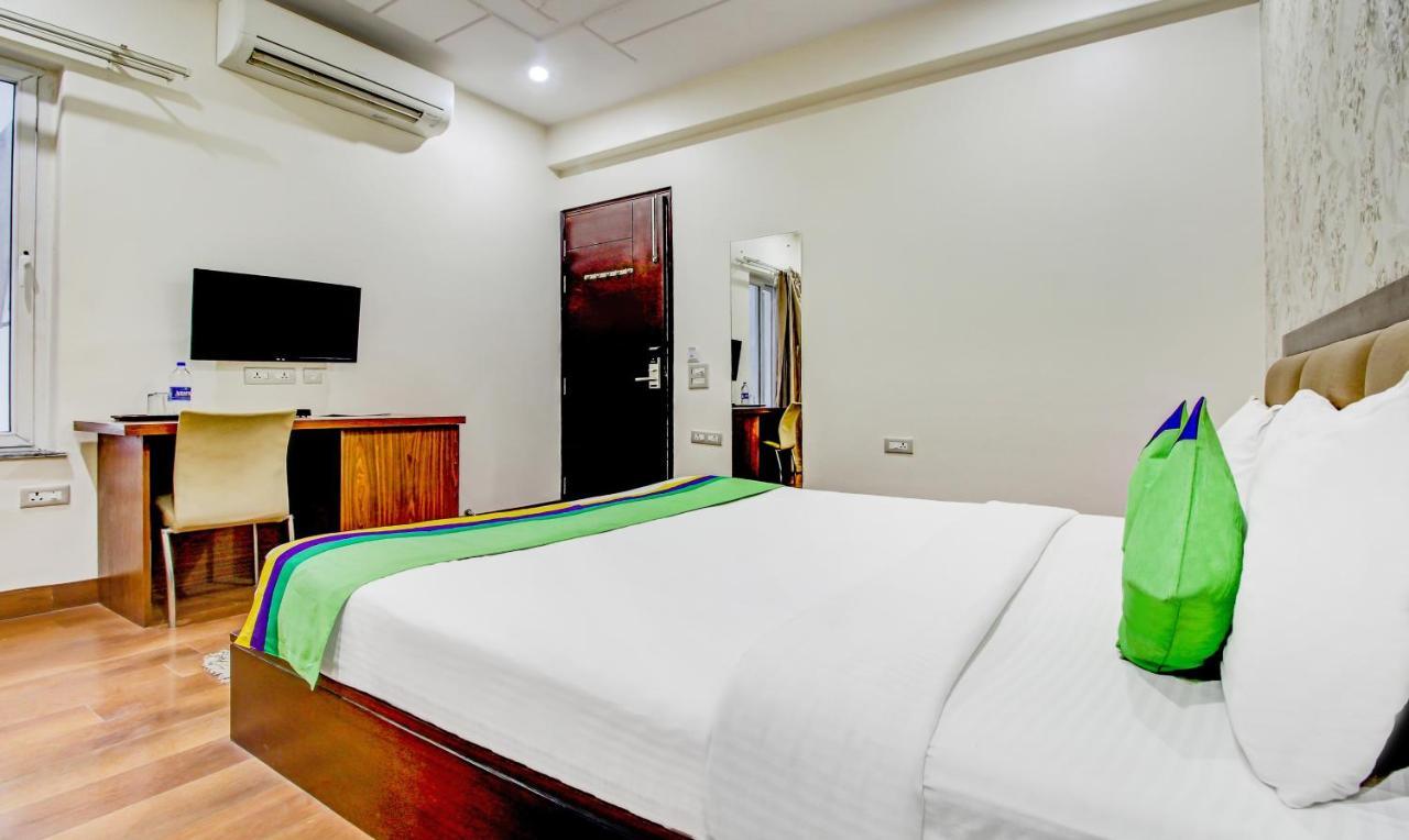 Отель Treebo M2M Residency Sector 46 Гургаон Экстерьер фото